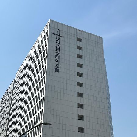 The First Stay Hotel Seoul Exterior foto